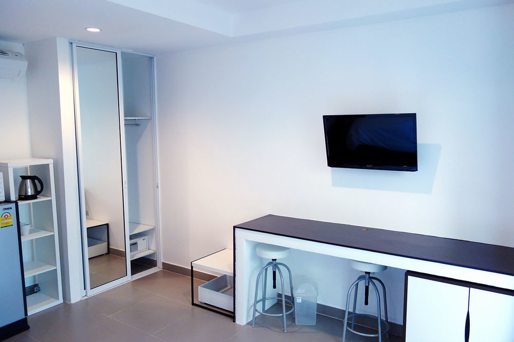 Gp Rooms Pool Guesthouse Pattaya ภายนอก รูปภาพ