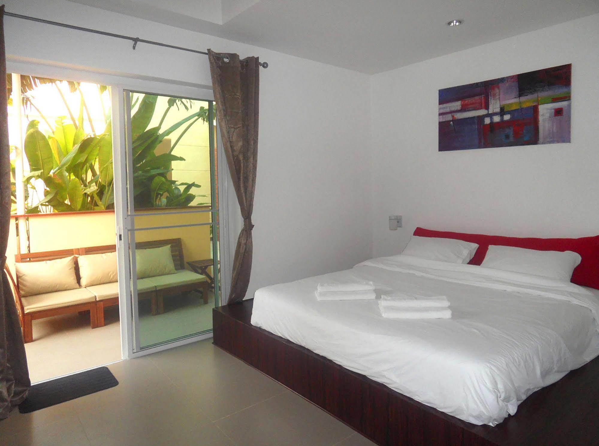Gp Rooms Pool Guesthouse Pattaya ภายนอก รูปภาพ