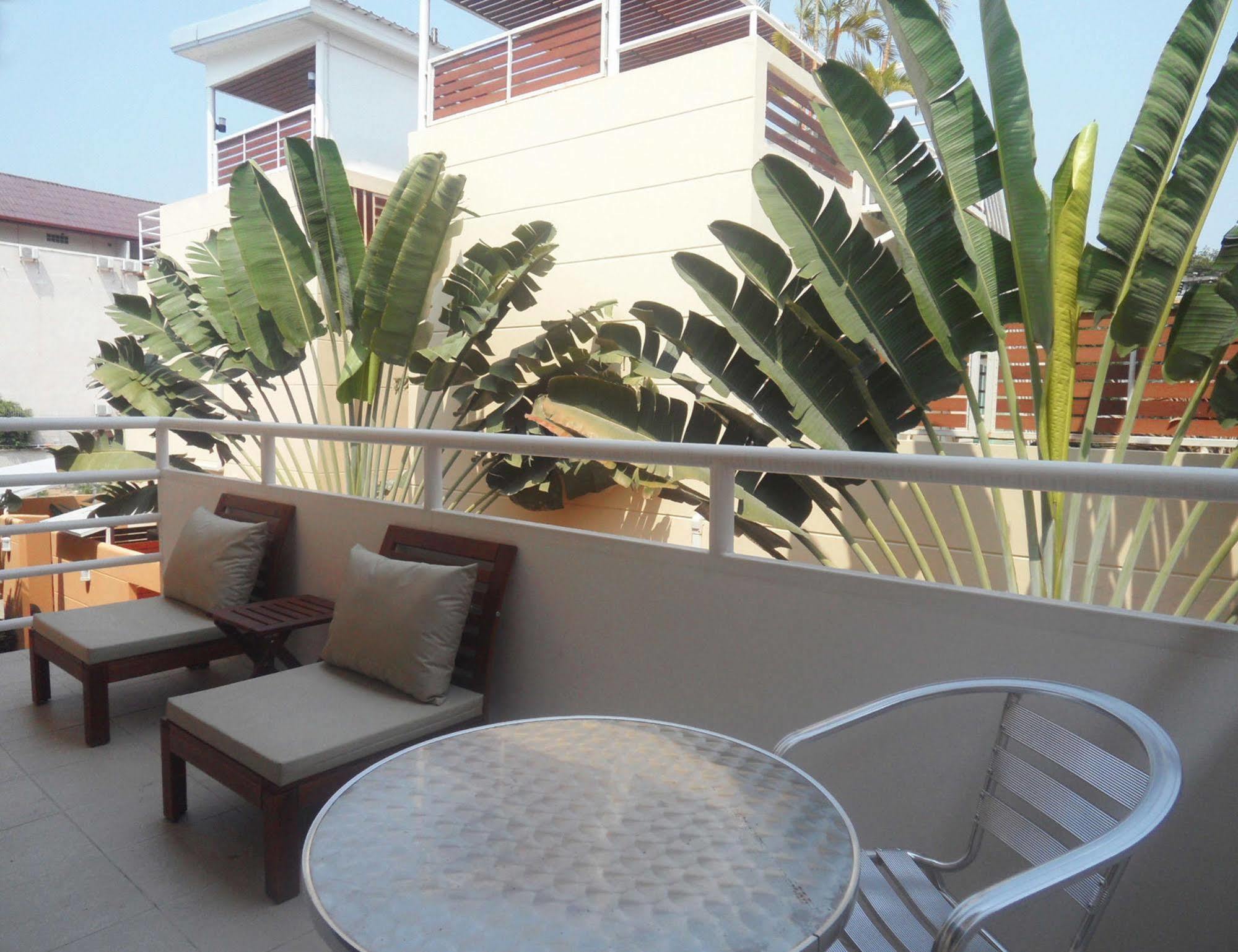 Gp Rooms Pool Guesthouse Pattaya ภายนอก รูปภาพ