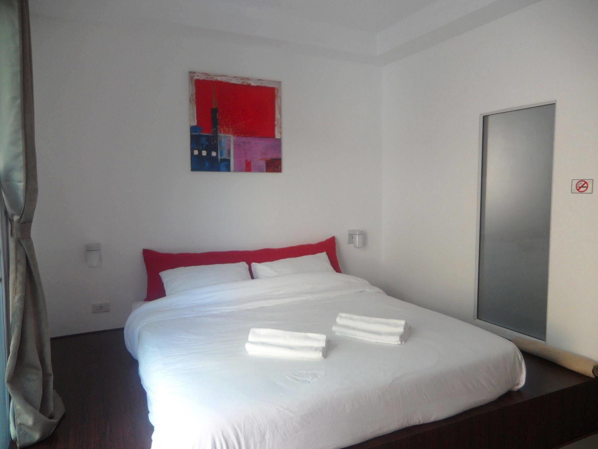 Gp Rooms Pool Guesthouse Pattaya ภายนอก รูปภาพ