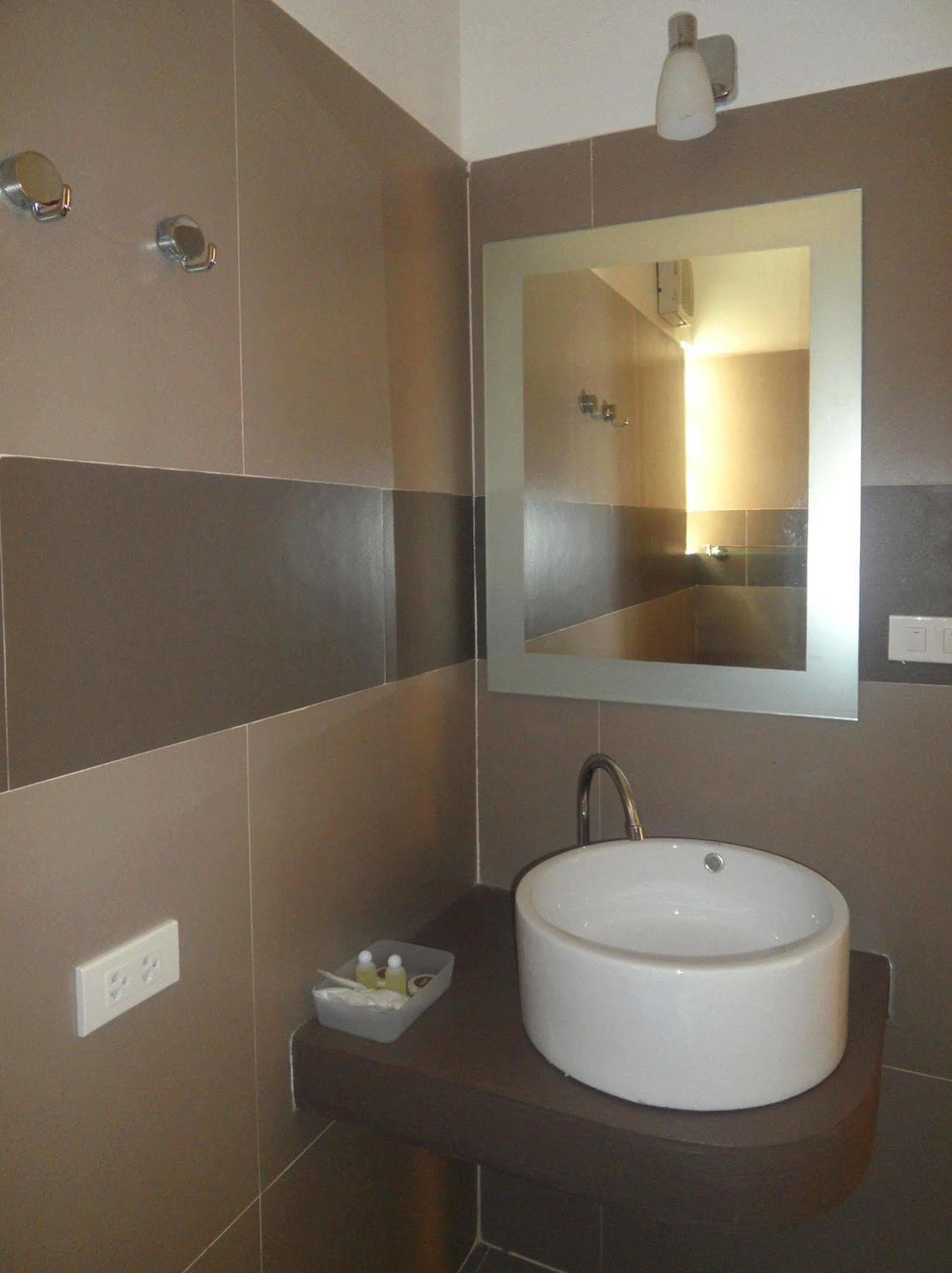 Gp Rooms Pool Guesthouse Pattaya ภายนอก รูปภาพ