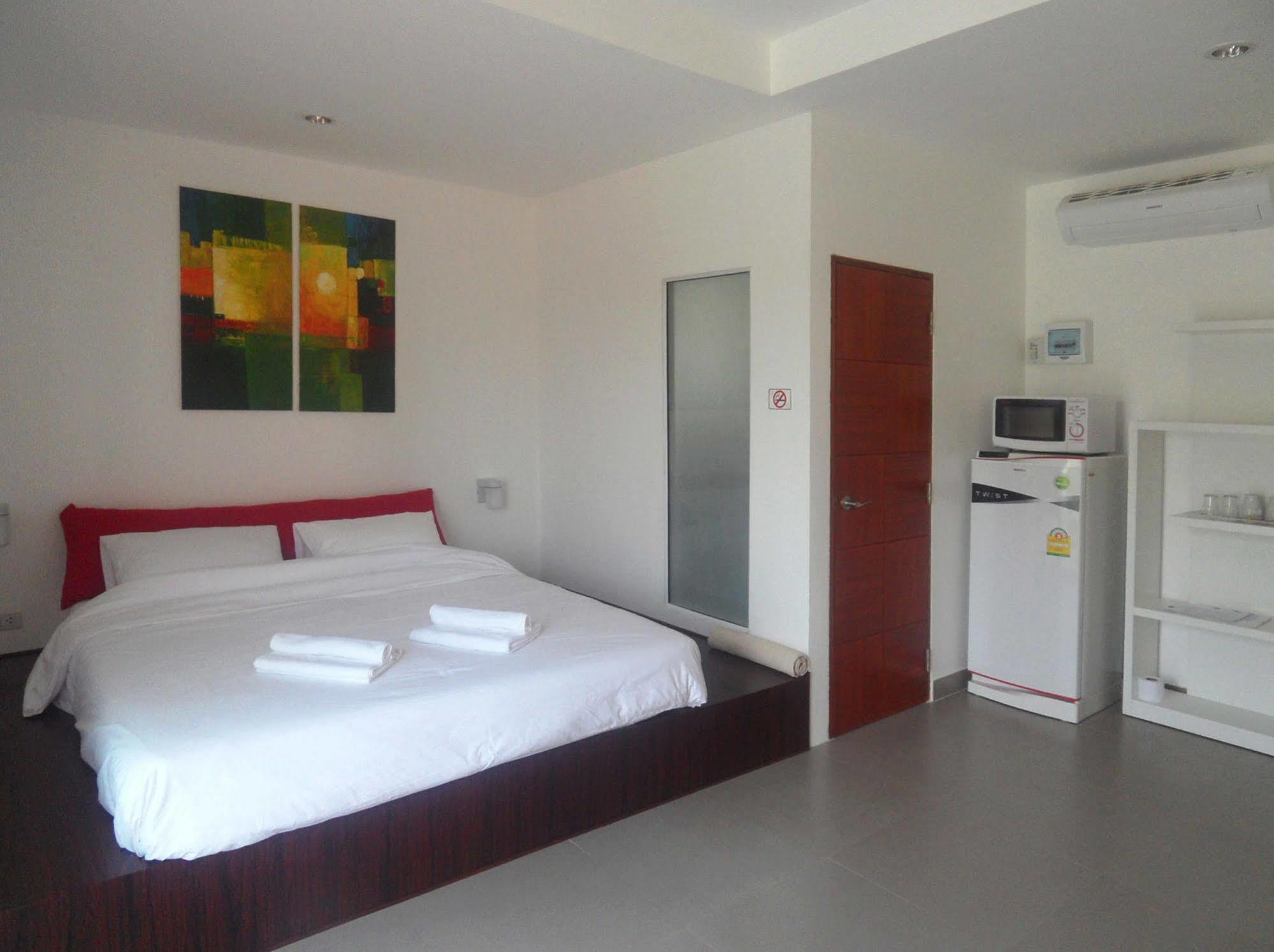 Gp Rooms Pool Guesthouse Pattaya ภายนอก รูปภาพ