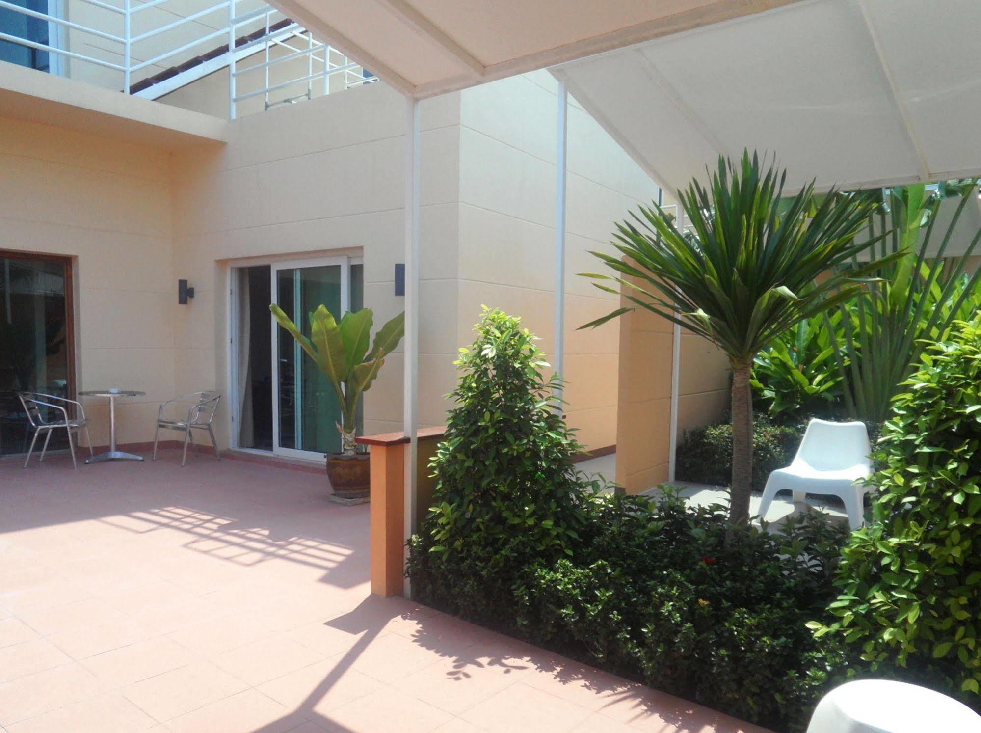 Gp Rooms Pool Guesthouse Pattaya ภายนอก รูปภาพ